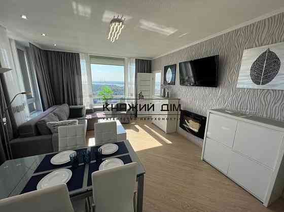 Оренда Квартира 3-кімнатна, 20/26 поверх на Заречная ул. Kiev