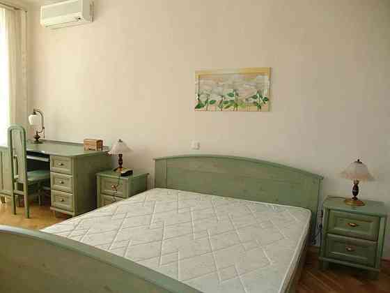 Оренда Квартира 2-кімнатна, 6/9 поверх на ул. Льва Толстого Kiev