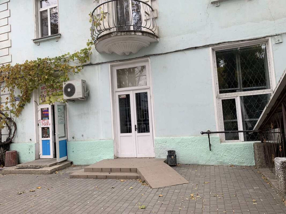 Оренда торгове приміщення на Адмиральский пр. поверх - 1/2 Одеса - фото 1