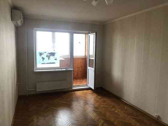 Оренда Квартира 3-кімнатна, 10/10 поверх на ул. Александра Мишуги, 3 Kiev