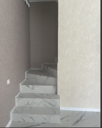 Продам 2 этажный кирпичный таунхаус 100м2  с авторским ремонтом. Лиманка