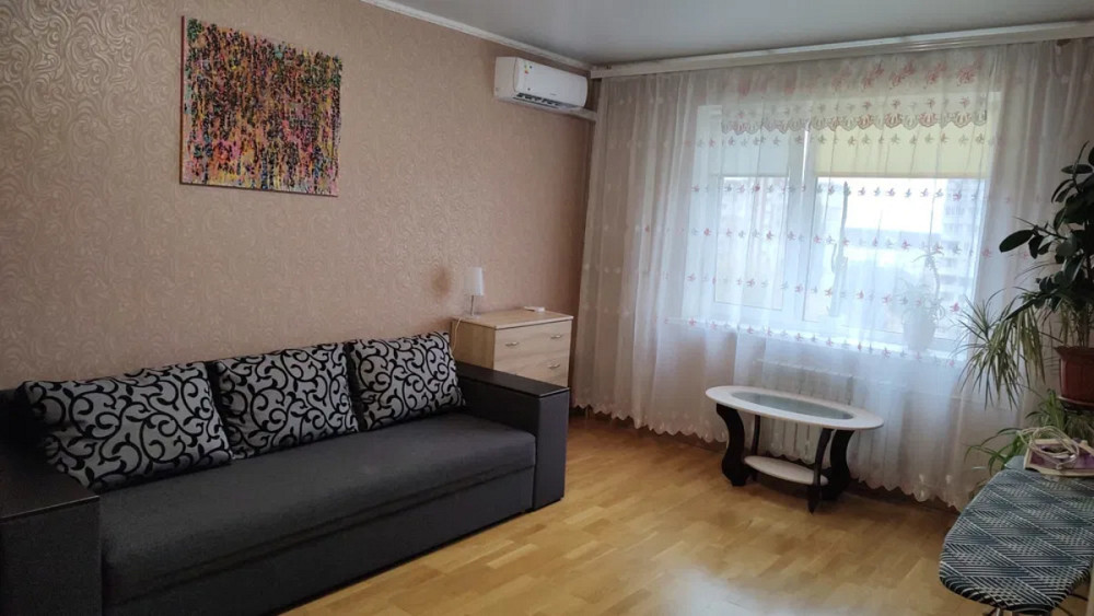 Оренда Квартира 1-кімнатна, 8/9 поверх на Чорнобильська вул, 10 Киев - изображение 1