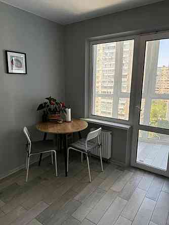 Оренда Квартира 1-кімнатна, 11/27 поверх на Вишняківська, 2 Kiev
