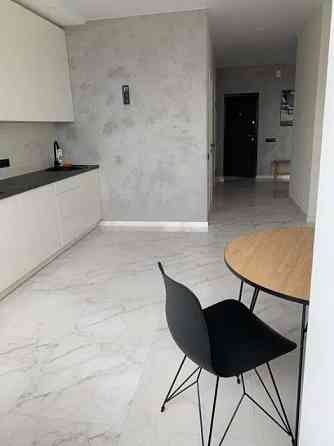 Оренда Квартира 1-кімнатна, 21/30 поверх на Харьковское шоссе, 19а Kiev