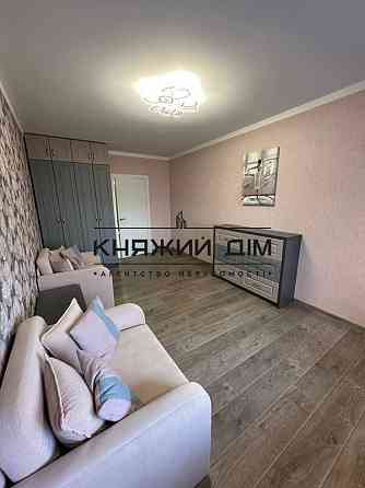 Продаж Квартира 3-кімнатна, 8/24 поверх на Осокорская ул. Киев