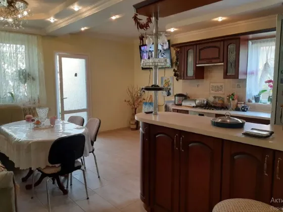 Продажа 1-этажный Часть дома с участком 6 сот 110 кв.м 3 комн. на харьковская Одесса