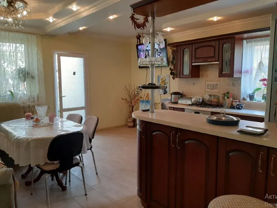 Продаж 1-поверховий Частина будинку з ділянкою 6 сот 110 кв.м 3 кімн. на харьковская Одеса - фото 1