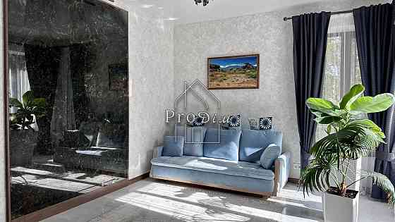 Продаж Будинок 8-кімнатний на Миколи Петровського вул., 127 Мирча