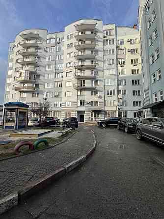 Продаж Квартира 3-кімнатна, 4/9 поверх на вул. Чорноти Курінного Ivano-Frankivs'k