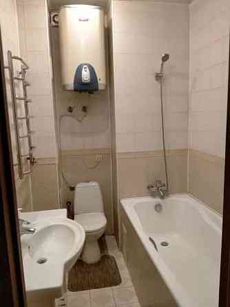 Оренда Квартира 2-кімнатна, 4/7 поверх на ул. Строителей Kiev