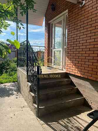 Продаж Будинок 5-кімнатний 