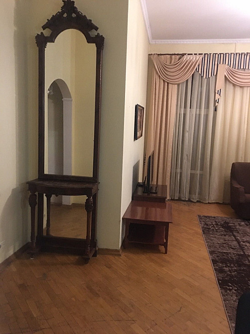 Продаж Квартира 3-кімнатна, 4/5 поверх на Хмельницького Богдана вул., д. 10 Київ - фото 6