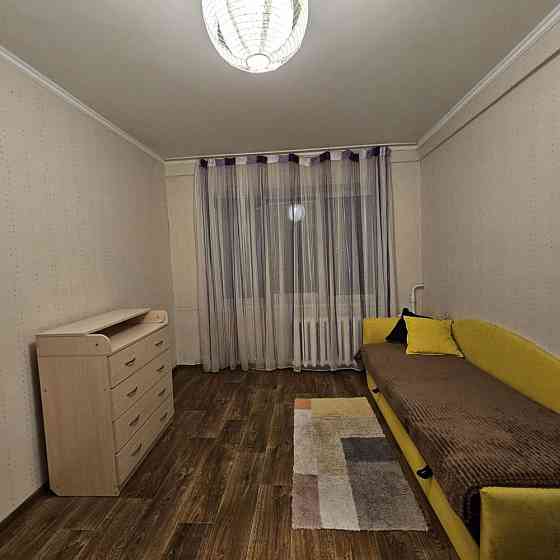 Продаж Квартира 3-кімнатна, 5/5 поверх на Солом'янська вул., д. 27 Kiev