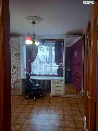 Продаж Квартира 4-кімнатна, 6/16 поверх на вул. Победы Харьков