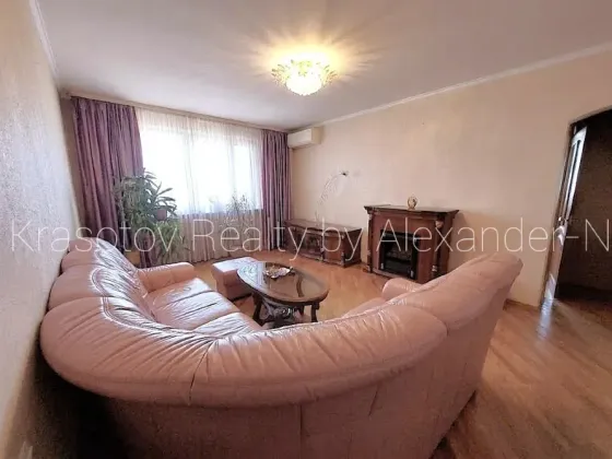 Продаж 3к Квартира 65 кв.м Инглези, 3/3 Одеса