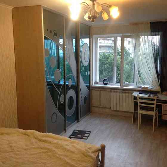 Продаж Квартира 3-кімнатна, 6/16 поверх на Полярна вул., 3 Київ