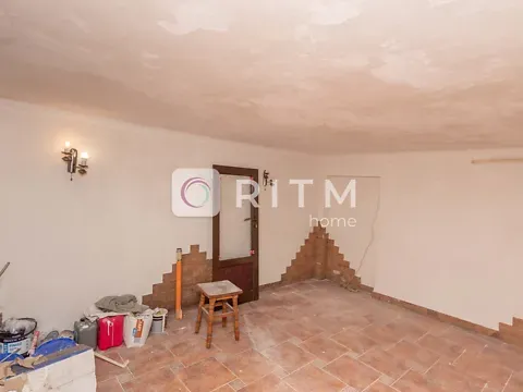 Продаж 2-поверховий   197.5 кв.м 5 кімн. на Федьковича Юрія вулиця 30 Чернівці - фото 1