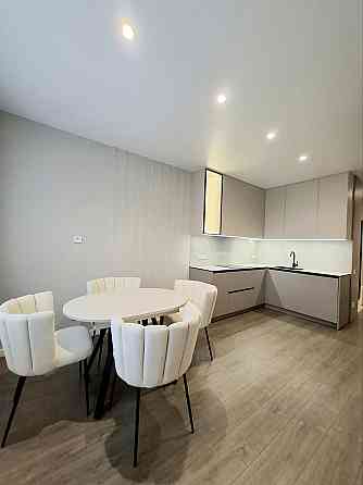 Продаж Квартира 2-кімнатна, 24/24 поверх на Повітряних сил вул., д. 56 Киев