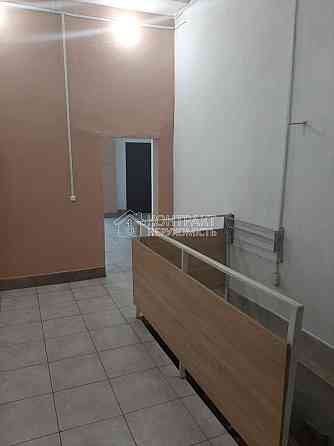 Продаж Квартира 3-кімнатна, 1/3 поверх на вул. Салтовское Kharkiv