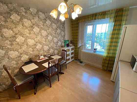 Оренда Квартира 3-кімнатна, 4/14 поверх на Бажана, 36 Киев