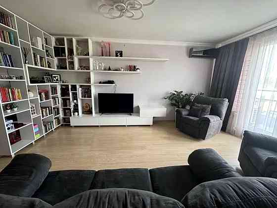 Продаж Квартира 4-кімнатна, 3/16 поверх на 8 Марта ул., 9А Дніпро