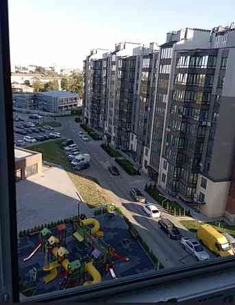 Продаж Квартира 3-кімнатна, 8/10 поверх на вул. Домбровського Житомир