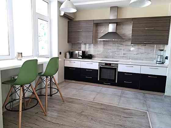 Оренда Квартира 2-кімнатна, 21/25 поверх на улица Ахматовой Анны, д.30 Київ