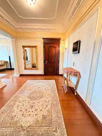 Продаж Квартира 4-кімнатна, 12/15 поверх на Володимира Івасюка вул., д. 4 Киев