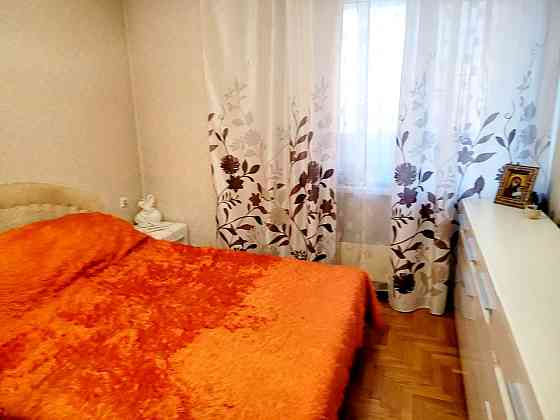 Продаж Квартира 4-кімнатна, 14/23 поверх на Червоної Калини вул., д. 72 Киев