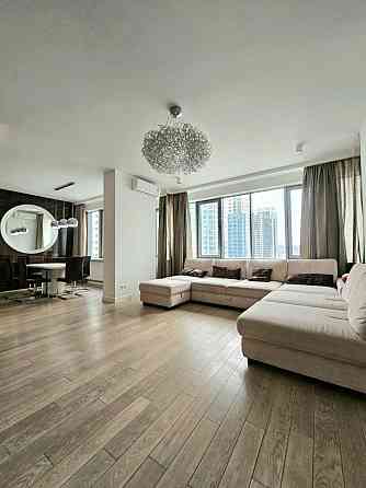 Продаж Квартира 3-кімнатна, 7/24 поверх на Дніпровська наб. вул., д. 14А Kiev