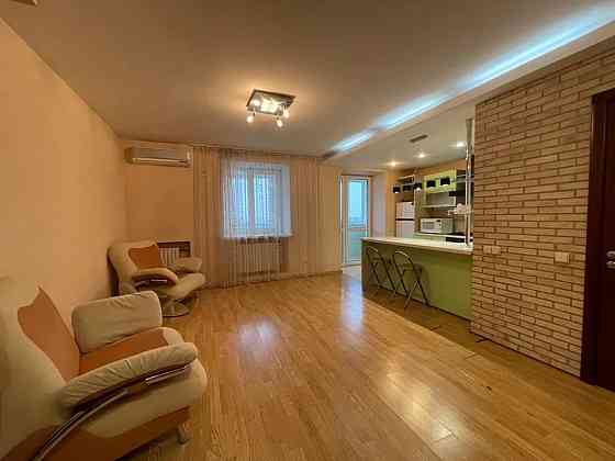 Продаж Квартира 3-кімнатна, 6/9 поверх на Кавалерийская ул., 9 Dnipro