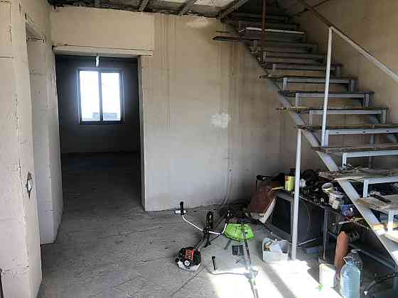 Продам таунхаус 2этажа 130м2 под отделочные работы со всеми коммуникациями в границах коттеджного городка в Прилиманском Прилиманське