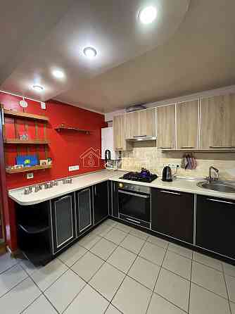 Продаж Будинок 4-кімнатний на вул. Заливная 