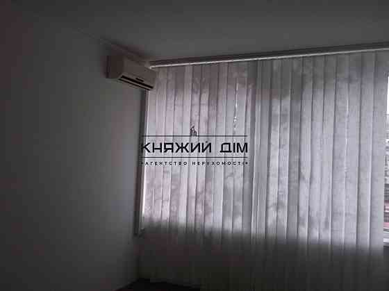 3-кімнатна квартира в центрі біля м. Золоті Ворота. Вул. Володимирська 51/53. Код: 21144737 Киев