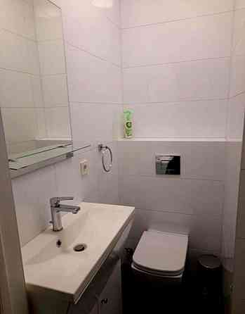 Продаж Квартира 2-кімнатна, 4/22 поверх на Голосіївський просп. (проспект 40-річчя Жовтня) вул., д. 60 Kiev