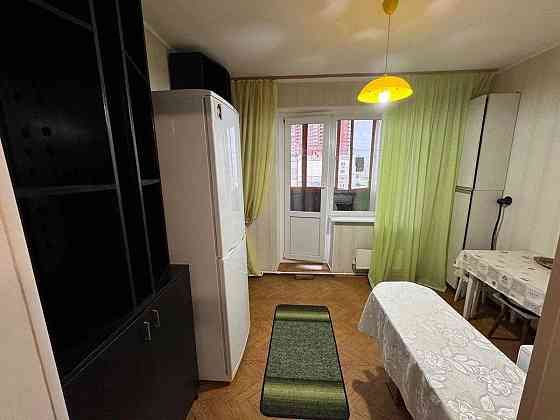 Оренда Квартира 1-кімнатна, 16/18 поверх на вул. Анни Ахматової, 15 Київ