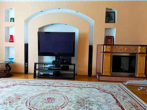 Оренда Квартира 3-кімнатна, 20/27 поверх на ул. Срибнокильская Київ