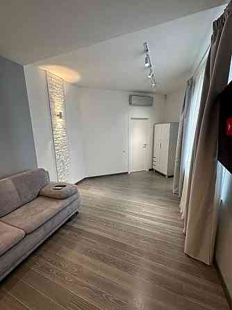 Продаж Квартира 2-кімнатна, 20/24 поверх на Лабораторний вул., д. 7 Kiev