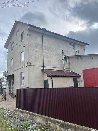 Продаж Будинок 6-кімнатний Пробіжна