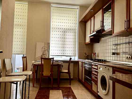 Продаж Квартира 2-кімнатна, 4/6 поверх на Банкова вул., д. 1/10 Kiev