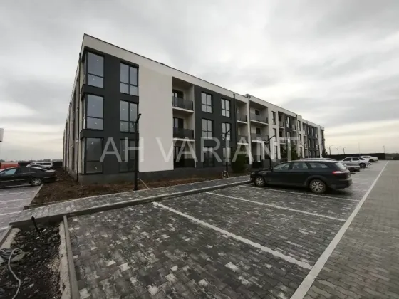 For sale 1-room Apartment 39 sq.m Волошкова 32 Storozhnytsia