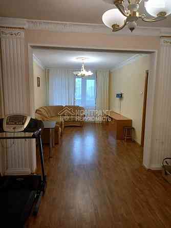 Продаж Квартира 4-кімнатна, 6/16 поверх на вул. Победы Харьков