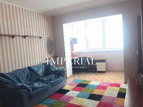 Продаж Квартира 3-кімнатна, 3/9 поверх на вул. Вершигори Петра Kiev