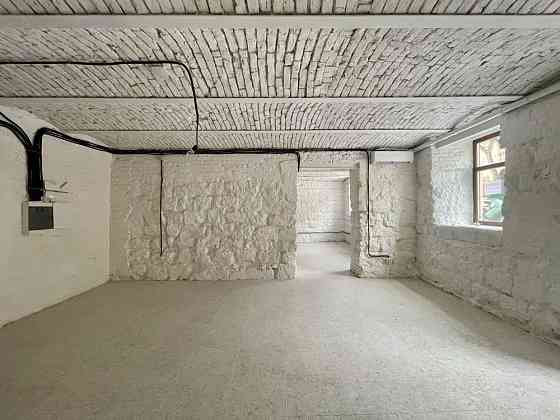 Продаж приміщення вільного призначення на вул. Шевченка Тараса приміщень - 2, поверх - 1/4 Львів