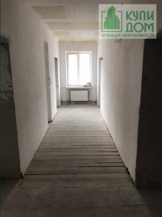 Продам 4-и к/к 102 м2 з гаражем 20 м2 в центрі міста. Кропивницький