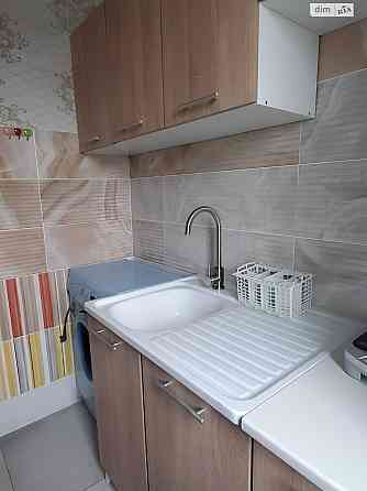 Продаж Квартира 1-кімнатна, 8/9 поверх на Алма-Атинська, 64А Киев