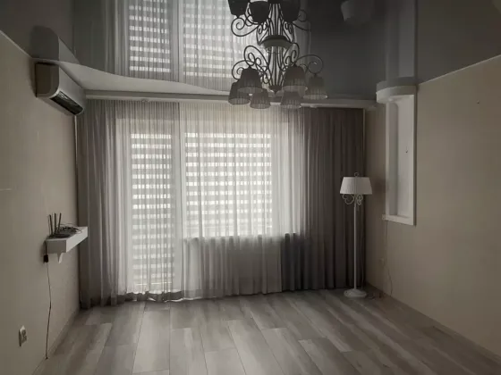 Продаж Квартира 3-кімнатна, 8/9 поверх на вул. Преображенська Кропивницький