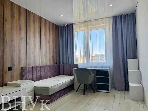 Продаж Квартира 3-кімнатна, 8/10 поверх на Зелена Львів