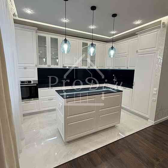 Продаж Квартира 4-кімнатна, 24/25 поверх на Шолуденка вул., 1а Київ