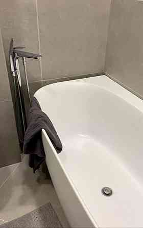 Продаж Квартира 3-кімнатна, 13/14 поверх на Нивська вул., д. 4-Г Киев